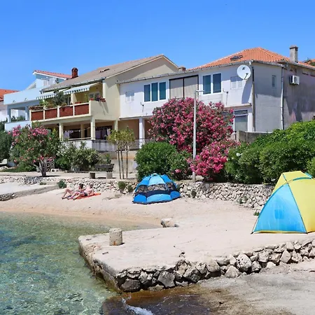 With A Parking Space Mandre, Pag - 4058 Apartamento